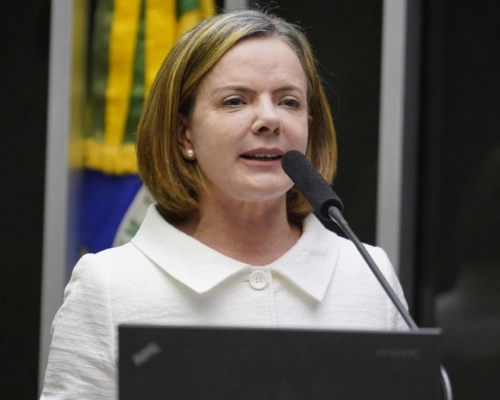 Lula quer Gleisi Hoffmann no Planalto e troca de Nísia por Padilha na Saúde